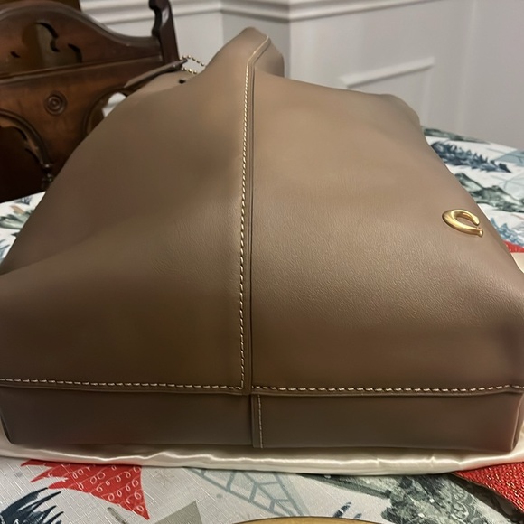 Coach North Tote - Picture 6 of 10